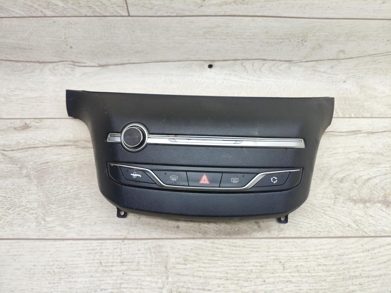 кнопка аварийной сигнализации Peugeot 308 T9 2015, 1.6 л., дизель, МКПП, универсал, 96777660ZD - фото №1