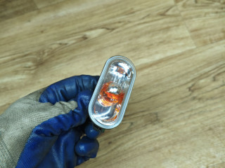 повторитель поворота на крыле правый Volkswagen Polo 5 поколение 2011, 1.6 л., CFNA, бензин, МКПП, седан, 7H0949117A