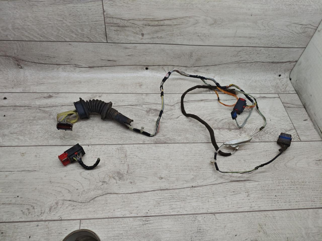 дверная проводка Citroen C5 1 поколение 2001, 2.0 л., бензин, МКПП, универсал, 9640477580 - фото №1