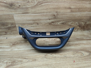 консоль салона Lada Vesta 1 поколение 2017, 1.6 л., бензин, МКПП, седан, 8450007453