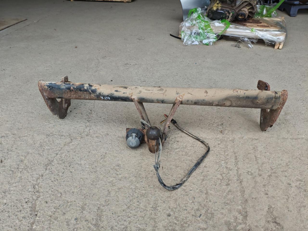 прицепное устройство (фаркоп) Toyota Picnic 1 поколение XM10 2000, 2.2 л., дизель, МКПП, минивэн - фото №1