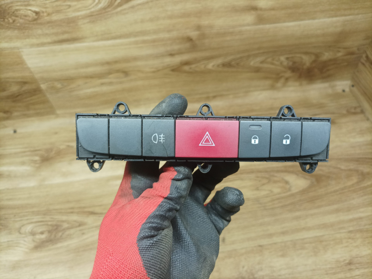 кнопка аварийной сигнализации Fiat Ducato 3 поколение 2007, 2.3 л., дизель, МКПП, микроавтобус - фото №1