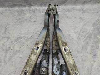 петля капота Peugeot 5008 1 поколение (2009 - 2013), 2.0 л., дизель, МКПП, минивэн, 968586708B, 968586748B, 9666501780