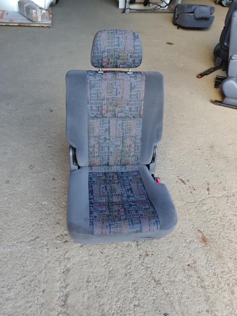 салон (комплект сидений) Toyota Picnic 1 поколение XM10 2000, 2.2 л., дизель, МКПП, минивэн - фото №1