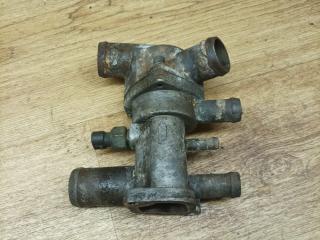 корпус термостата Lada Priora 1 поколение [рестайлинг] (2013 - 2018), 1.6 л., бензин, МКПП, хетчбэк 5 дв.