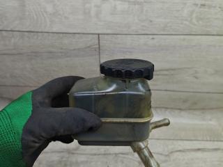 бачок гидроусилителя Toyota Avensis 1 поколение (T220) (1997 - 2000), 2.0 л., 2C-TE, дизель, МКПП, седан