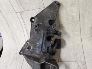 кронштейн генератора Renault Laguna 2 поколение 2002, 1.8 л., бензин, МКПП, хетчбэк 5 дв., 8200115762