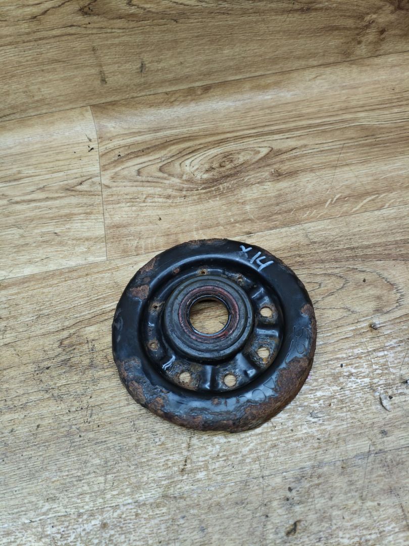 опора амортизатора верхняя (чашка) Toyota Picnic 1 поколение 1999, 2.2 л., 3C-TE, дизель, МКПП, минивэн - фото №1