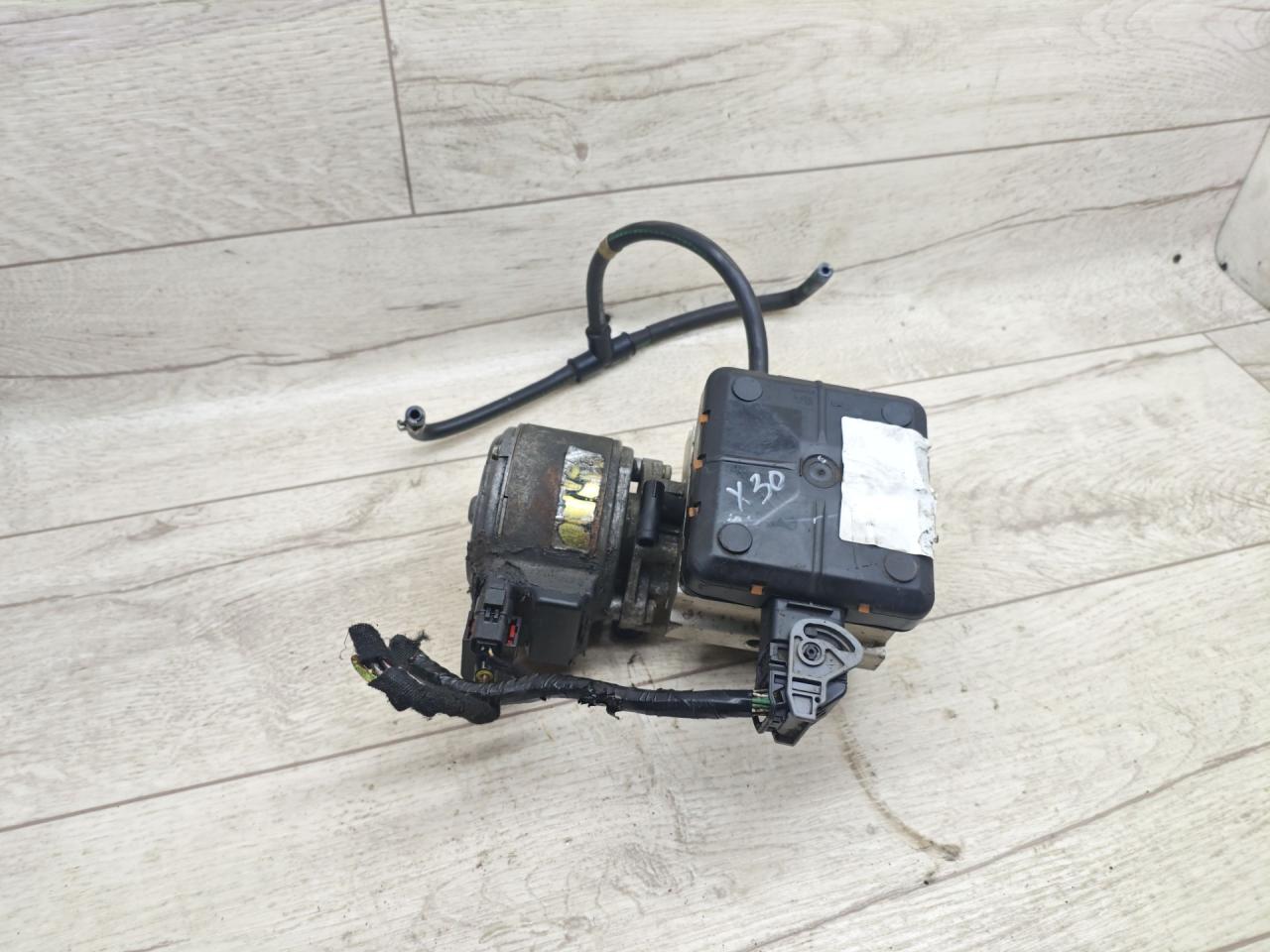 насос гидроподвески Citroen C5 1 поколение 2001, 2.0 л., бензин, МКПП, универсал - фото №1