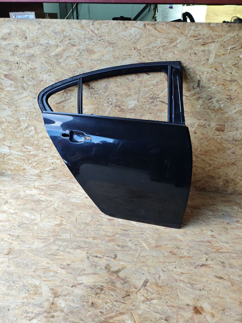 дверь задняя правая Opel Insignia 1 поколение (A) 2008, 2.0 л., A 20 DTH, дизель, МКПП, седан - фото №1