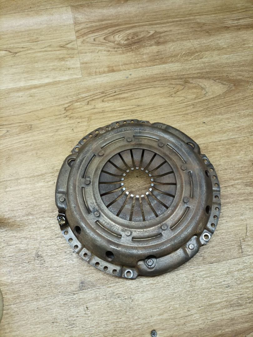 корзина сцепления Volkswagen Sharan 1 поколение 1995, 2.0 л., ADY, бензин, МКПП, минивэн - фото №1