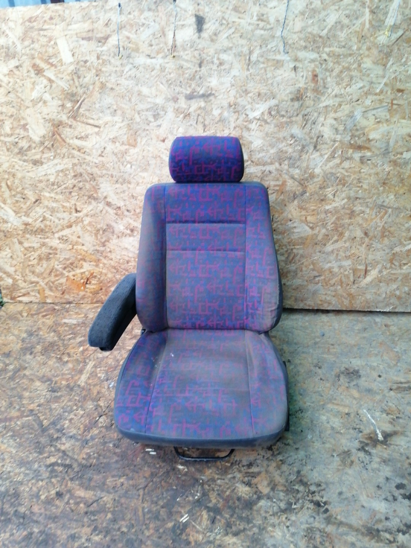 сиденье переднее Mercedes-Benz Vito W638 1998, 2.3 л., дизель, МКПП, микроавтобус - фото №1