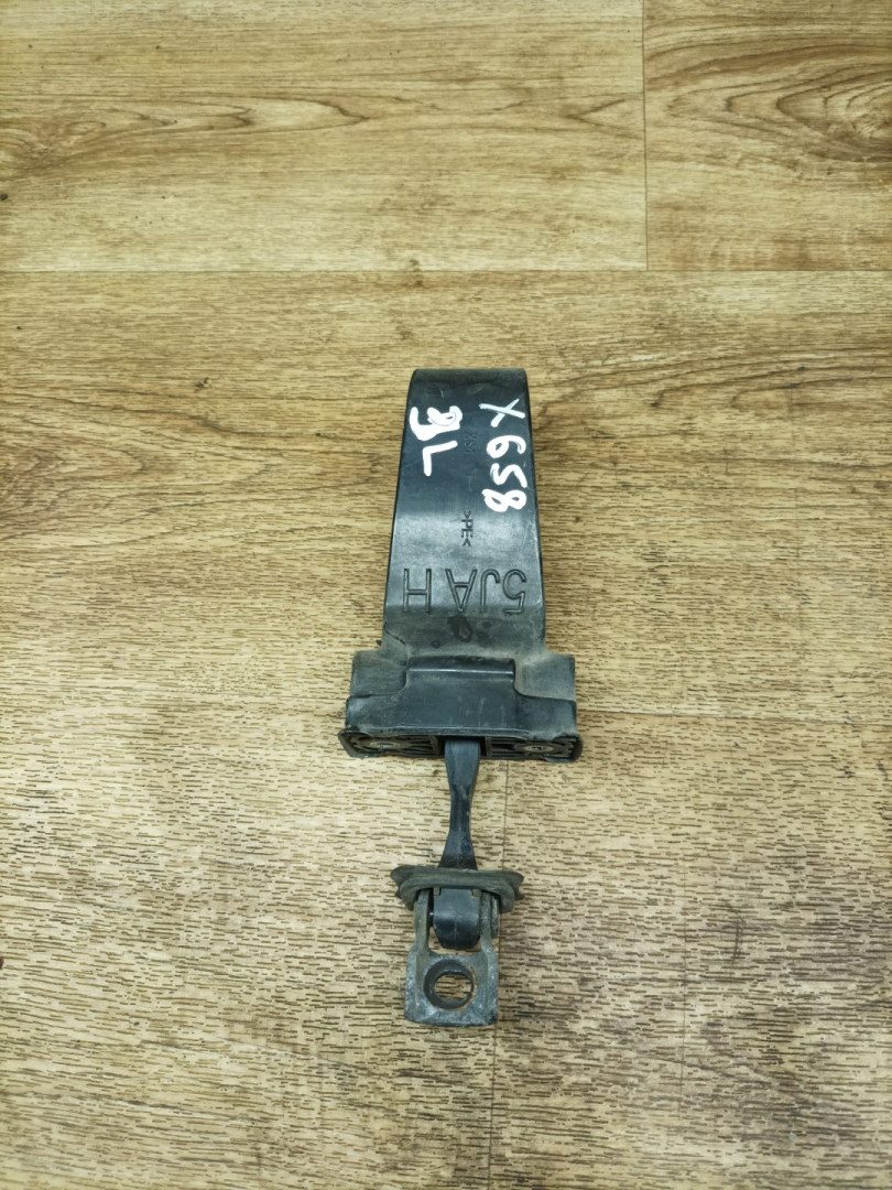 ограничитель открывания двери Skoda Rapid 1 поколение 2015, 1.6 л., CWVA, бензин, МКПП, лифтбэк, 5JA839267B - фото №1