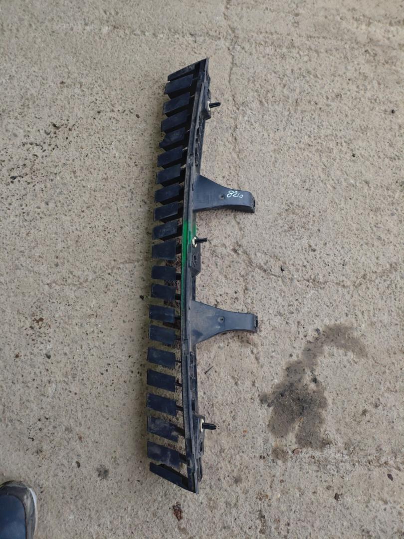 Крепление бампера заднего Peugeot 308 T9 2015, 1.6 л., дизель, МКПП, универсал, 9800981980 - фото №1