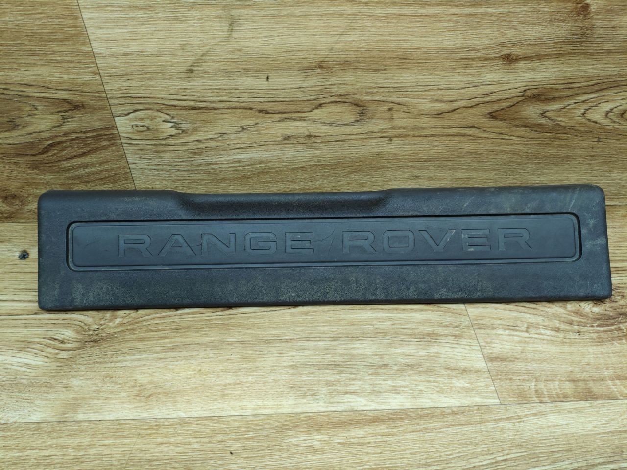 накладка на порог внутренняя Land Rover Range Rover Evoque L538 2012, 2.2 л., 224DT, дизель, МКПП, внедорожник 5 дв., BJ3213200CA - фото №1