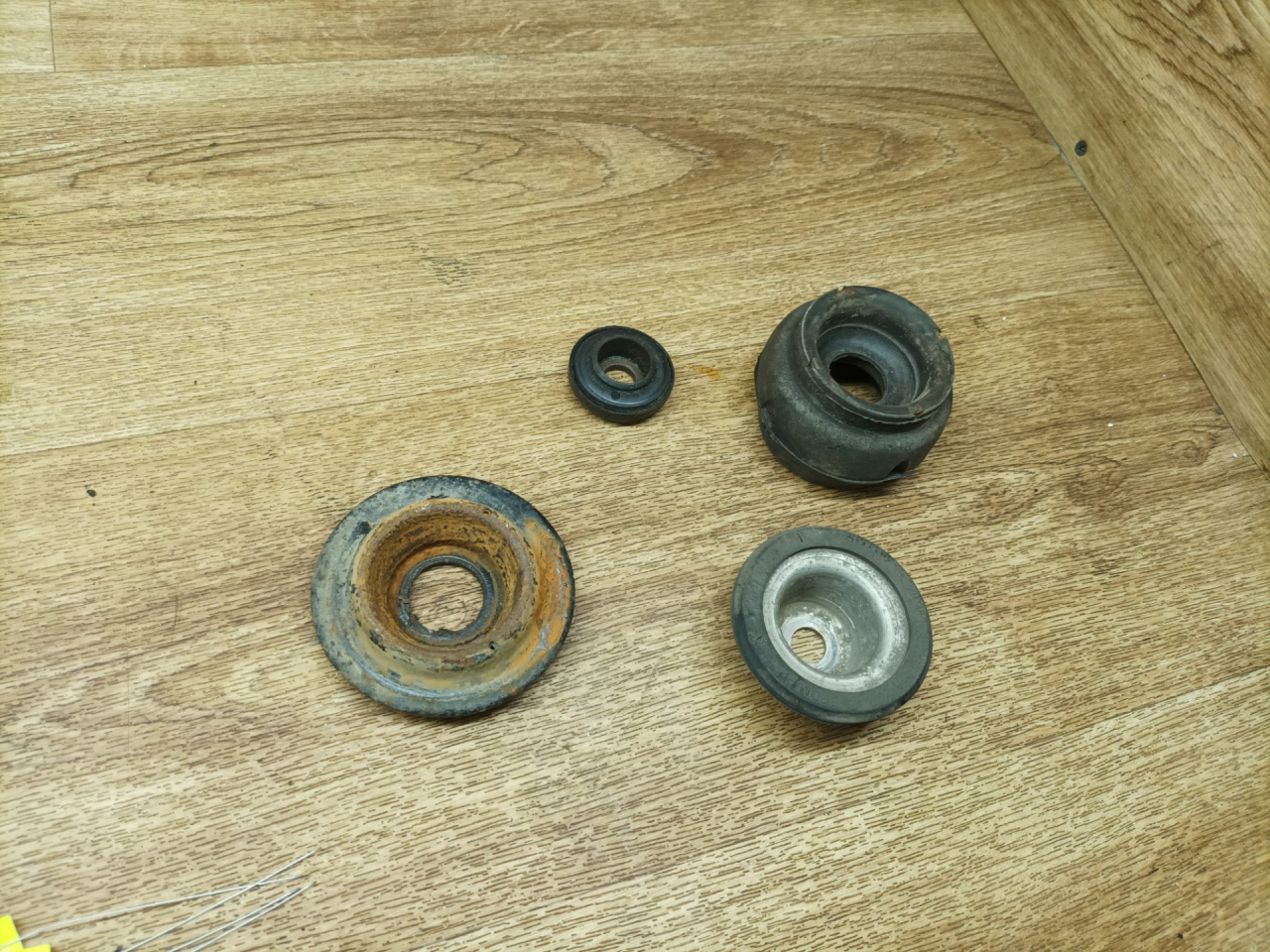 опора амортизатора верхняя (чашка) Skoda Rapid 1 поколение 2015, 1.6 л., CWVA, бензин, МКПП, лифтбэк - фото №1