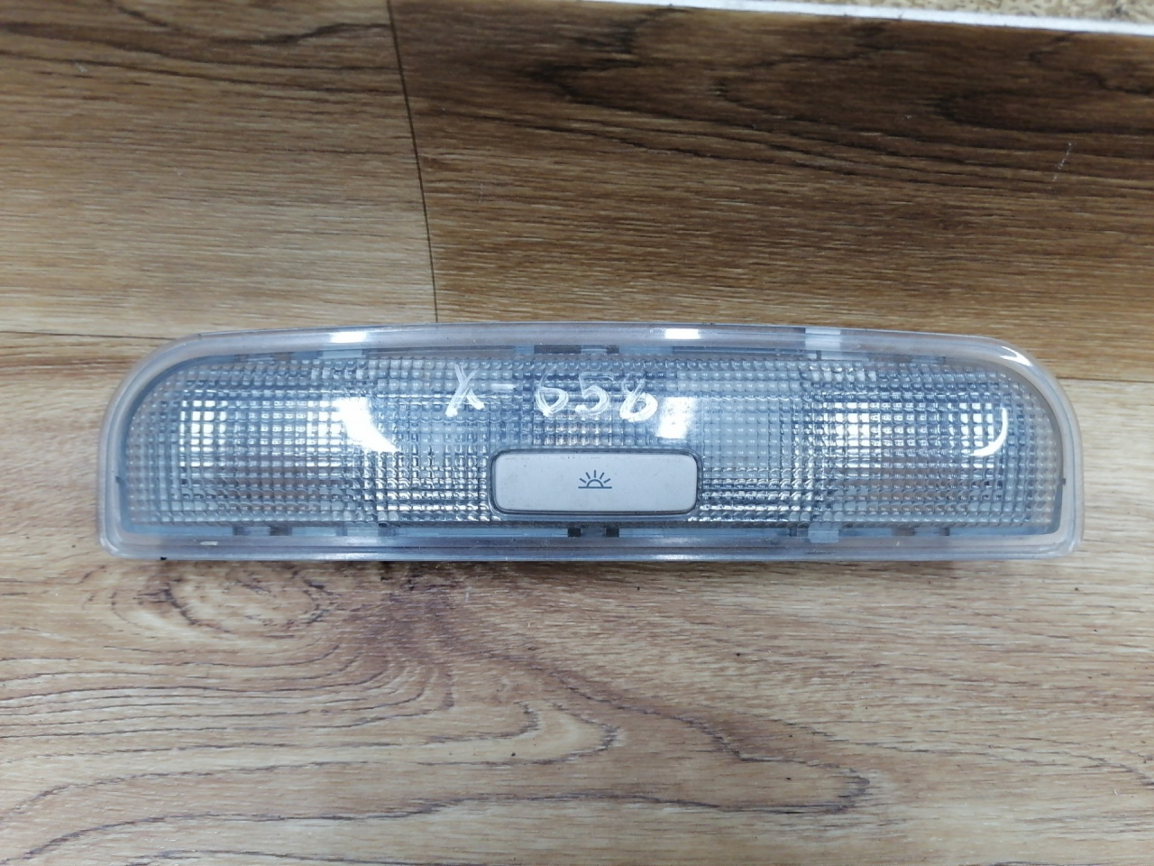 фонарь салона (плафон) Skoda Rapid 1 поколение 2015, 1.6 л., CWVA, бензин, МКПП, лифтбэк, 8P0947111 - фото №1