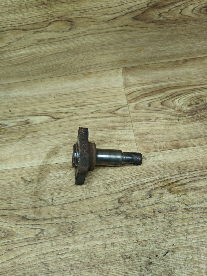 цапфа задняя Lada Vesta 1 поколение 2017, 1.6 л., бензин, МКПП, седан - фото №1