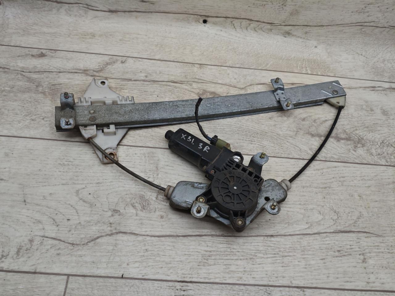 стеклоподъемник электрический задний правый Hyundai Terracan 1 поколение 2004, 2.5 л., дизель, АКПП, внедорожник 5 дв. - фото №1