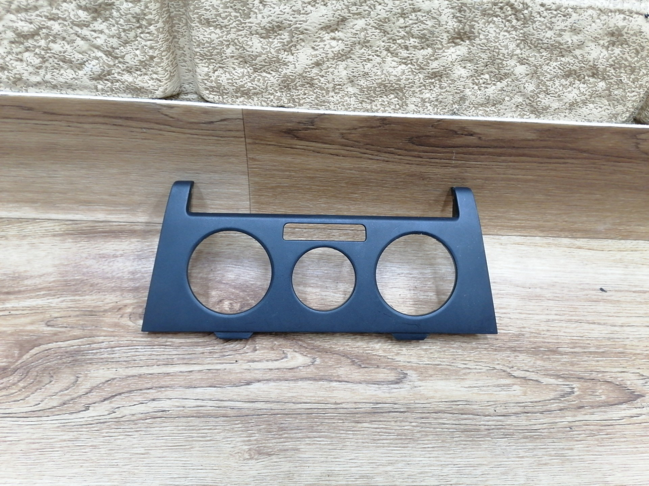 рамка блока управления климой Skoda Rapid 1 поколение 2015, 1.6 л., CWVA, бензин, МКПП, лифтбэк, 5JA819075A - фото №1