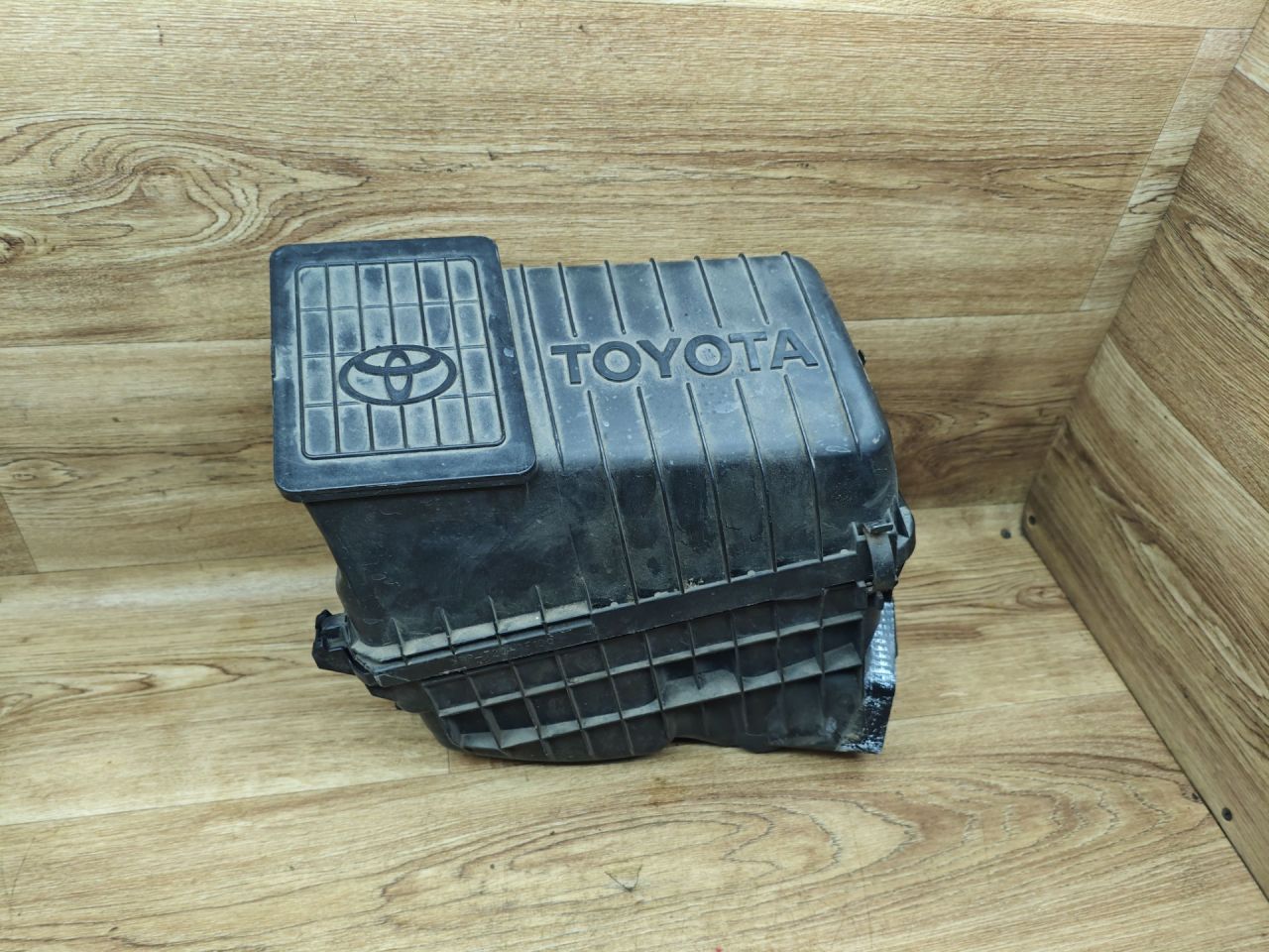 корпус воздушного фильтра Toyota Picnic 1 поколение 1999, 2.2 л., 3C-TE, дизель, МКПП, минивэн - фото №1