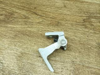 петля двери Skoda Rapid 1 поколение 2015, 1.6 л., CWVA, бензин, МКПП, лифтбэк, 8K0831402K