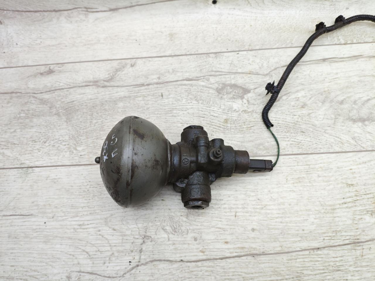 гидросфера Citroen C5 1 поколение 2001, 2.0 л., RLZ (EW10D), бензин, МКПП, универсал - фото №1