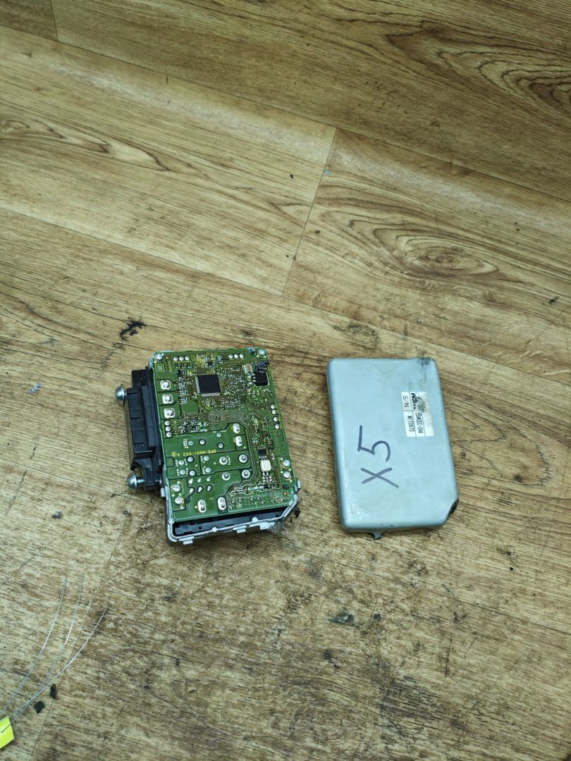 блок управления электроусилителя руля Lada Vesta 1 поколение 2021, 1.6 л., H4M, бензин, вариатор, универсал, LAWCEC-094, M1TO670 - фото №1