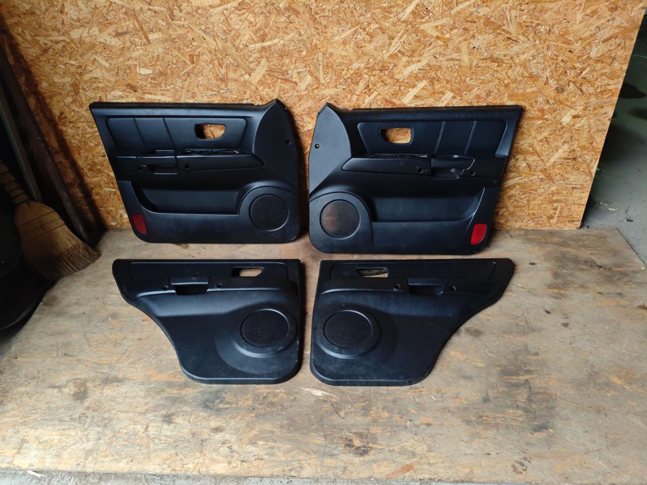 Обшивка двери (комплект) Hyundai Terracan 1 поколение 2004, 2.5 л., дизель, АКПП, внедорожник 5 дв. - фото №1