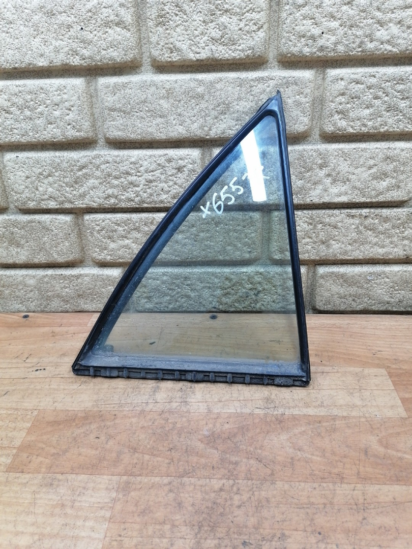 стекло двери задней правой Lexus RX 1 поколение 2000, 3.0 л., 1MZ-FE, бензин, АКПП, внедорожник 5 дв., полный привод - фото №1