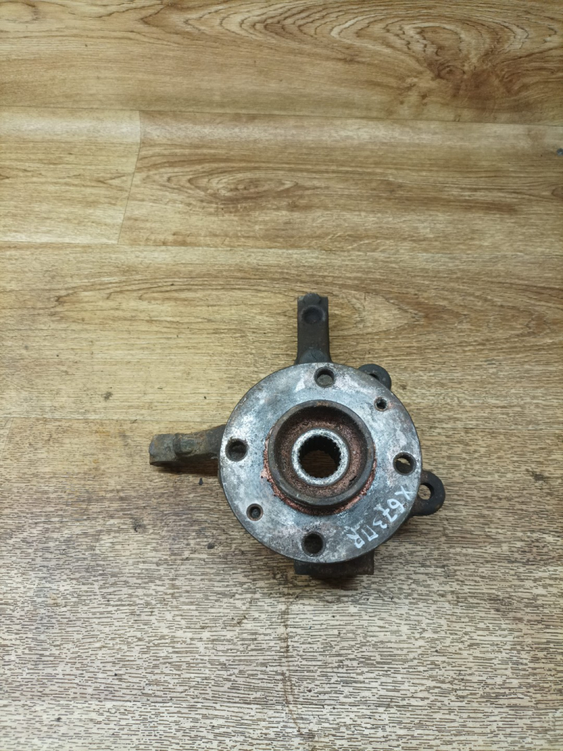 ступица передняя правая Renault Twingo 2 поколение 2009, 1.5 л., дизель, МКПП, хетчбэк 3 дв. - фото №1