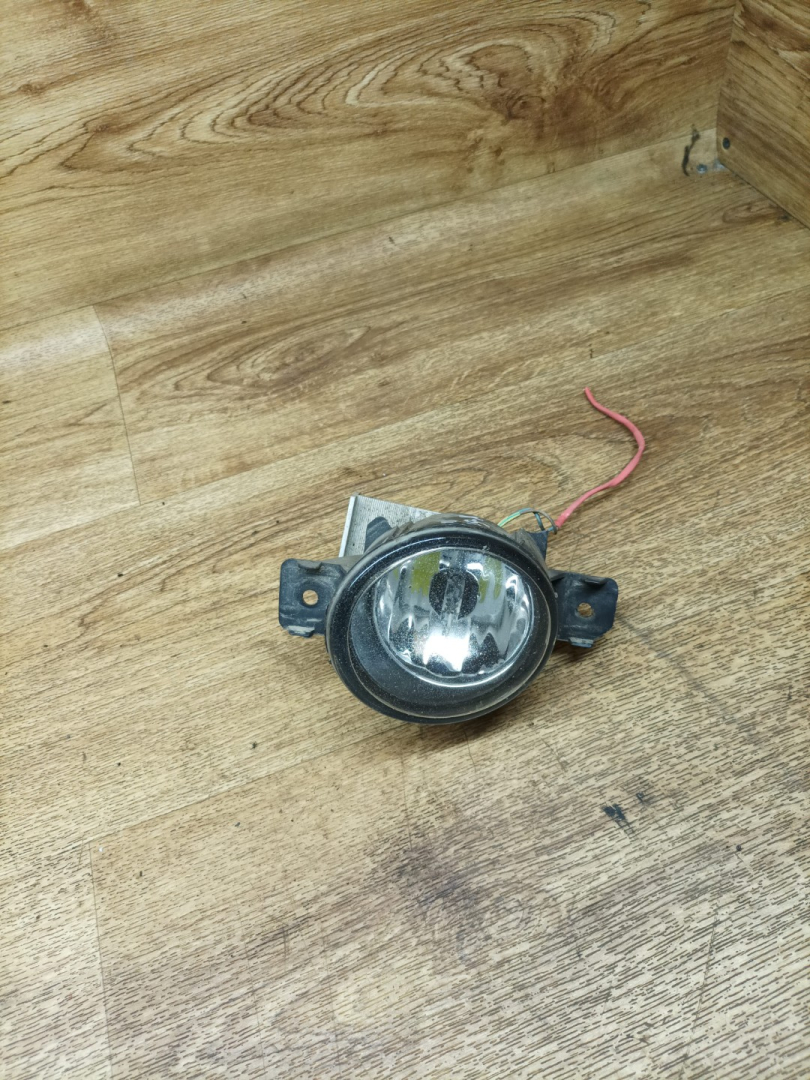фара противотуманная левая Renault Laguna 2 поколение 2002, 3.0 л., L7X 731, бензин, АКПП, хетчбэк 5 дв. - фото №1