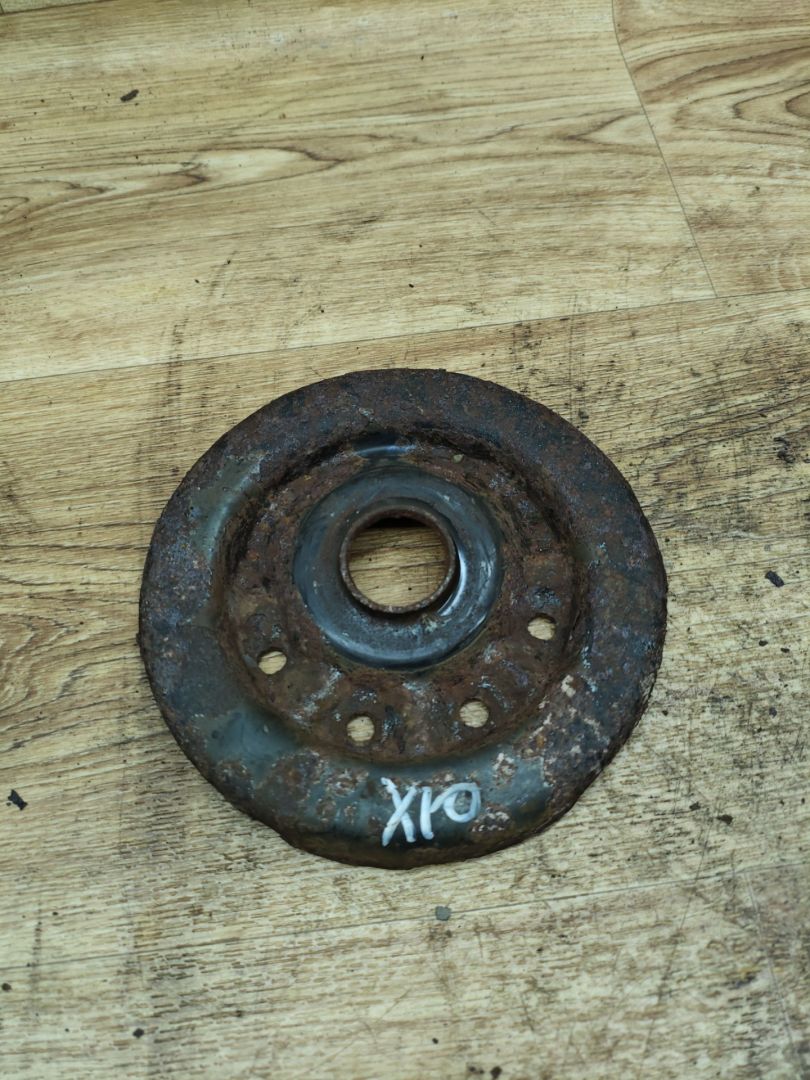 опора амортизатора верхняя (чашка) Toyota Picnic 1 поколение 1998, 2.2 л., 3C-TE, дизель, МКПП, минивэн - фото №1