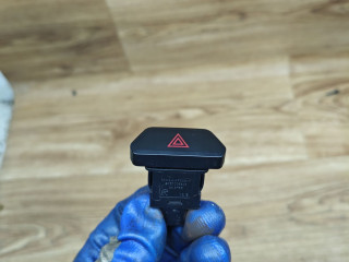 кнопка аварийной сигнализации Lada Vesta 1 поколение 2017, 1.6 л., бензин, МКПП, седан, 8450006940