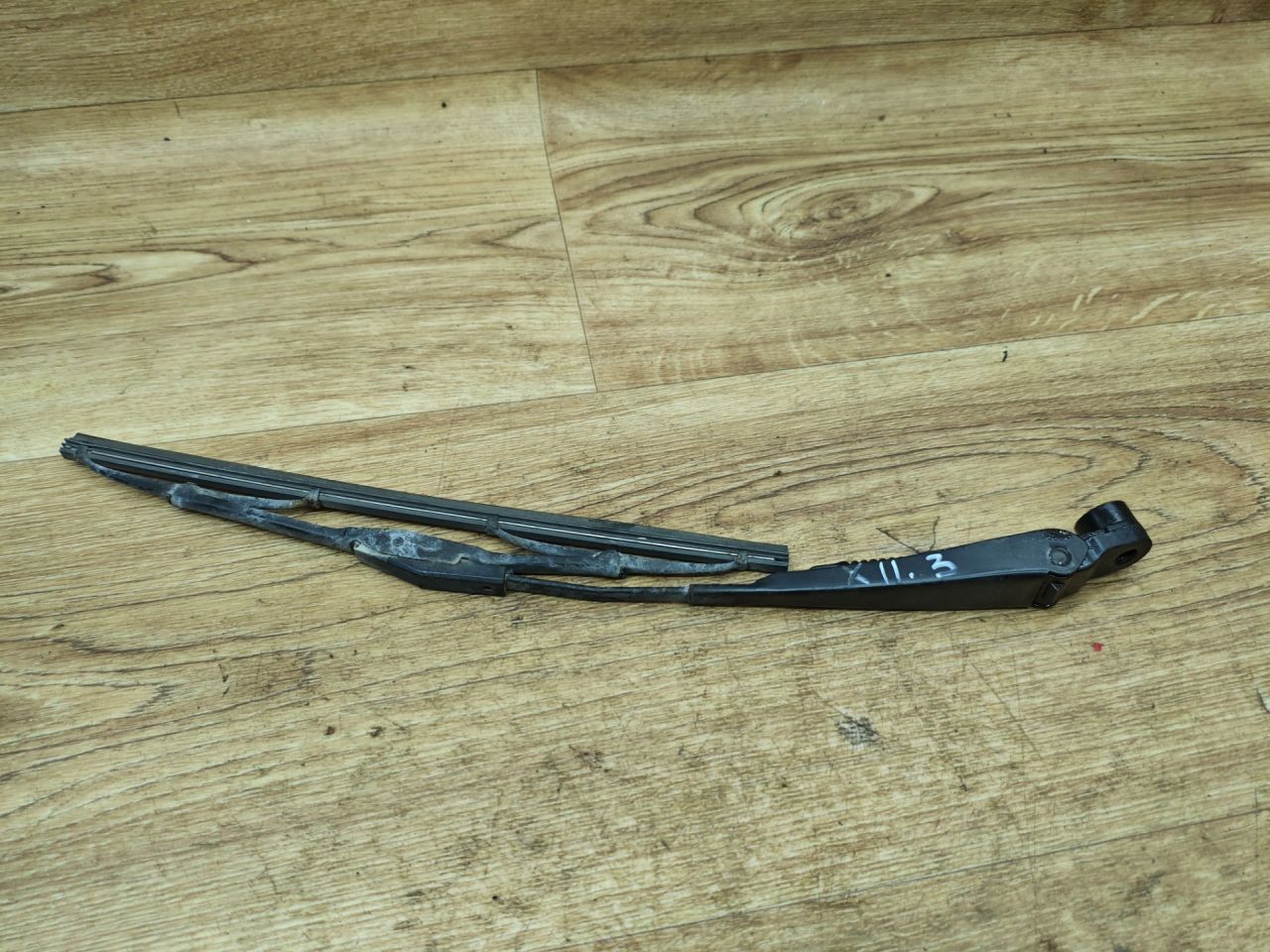 щеткодержатель задний Land Rover Range Rover Evoque L538 2012, 2.2 л., 224DT, дизель, МКПП, внедорожник 5 дв. - фото №1