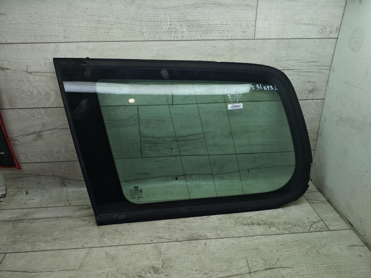 стекло кузовное боковое левое Hyundai Terracan 1 поколение 2004, 2.5 л., дизель, АКПП, внедорожник 5 дв. - фото №1