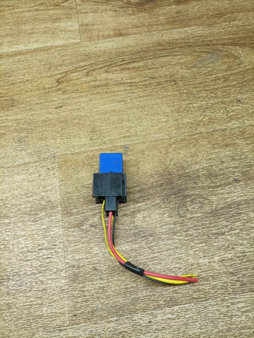 блок управления вентилятором (реле) Renault Twingo 2 поколение 2009, 1.5 л., дизель, МКПП, хетчбэк 3 дв., 8200351488 - фото №1