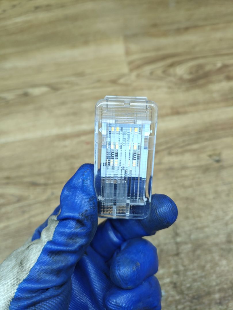 плафон подсветки бардачка Lada Vesta 1 поколение 2017, 1.6 л., бензин, МКПП, седан - фото №1