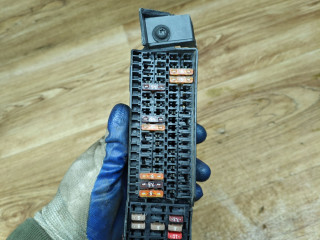 блок предохранителей Volkswagen Polo 5 поколение 2011, 1.6 л., CFNA, бензин, МКПП, седан