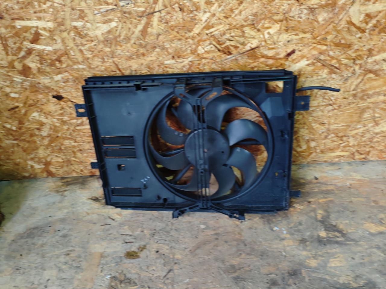 вентилятор радиатора Peugeot 308 T9 2015, 1.6 л., дизель, МКПП, универсал, 98806313580 - фото №1