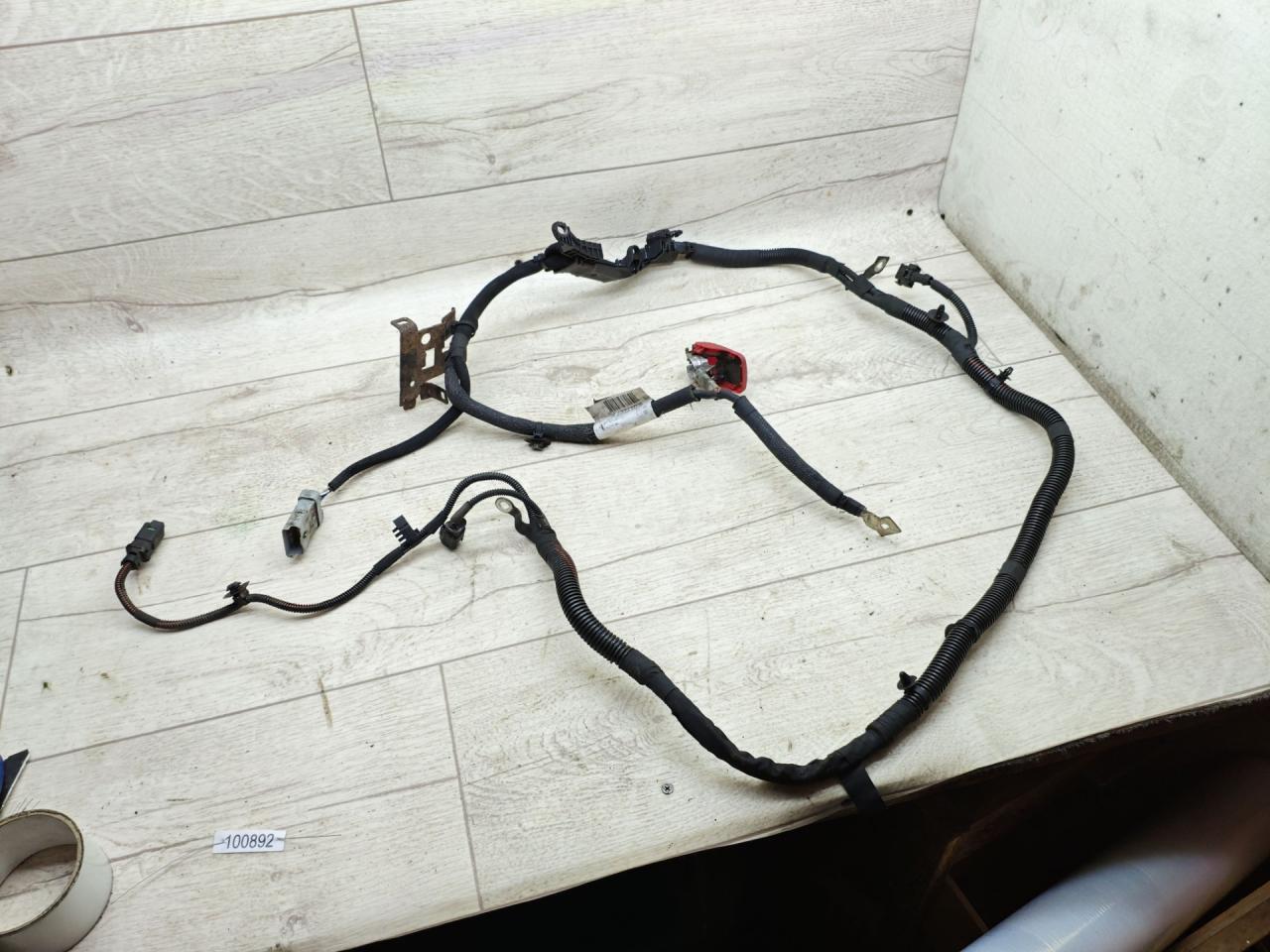 клемма аккумулятора плюс Peugeot 308 T9 2015, 1.6 л., дизель, МКПП, универсал, 9801722780 - фото №1