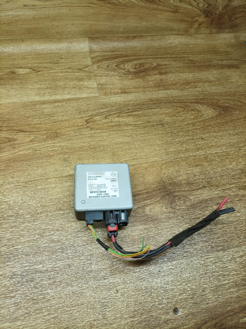 блок управления электроусилителя руля Renault Twingo 2 поколение 2009, 1.5 л., дизель, МКПП, хетчбэк 3 дв., 8200800655, 6700001755 - фото №1