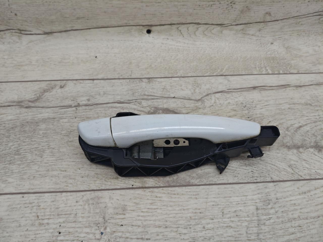 ручка наружная задняя правая Peugeot 308 T9 2015, 1.6 л., дизель, МКПП, универсал, 9802977180 - фото №1