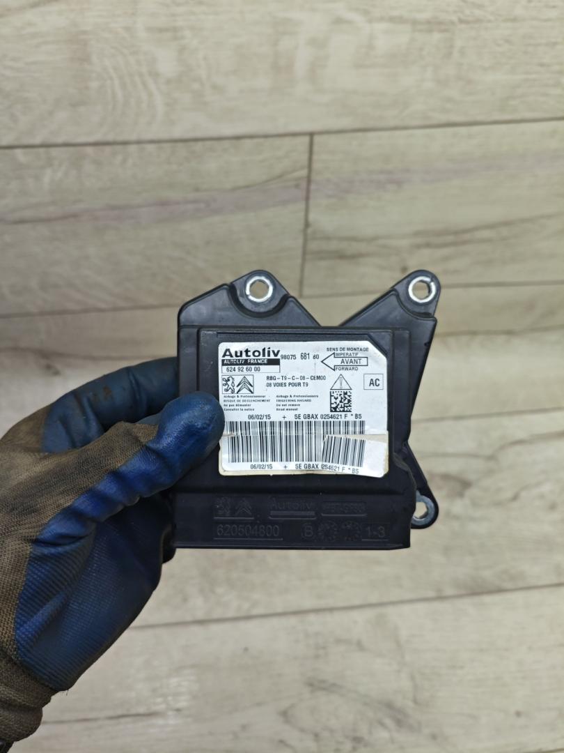 блок AirBag Peugeot 308 T9 2015, 1.6 л., дизель, МКПП, универсал, 9807568180, 624926000 - фото №1