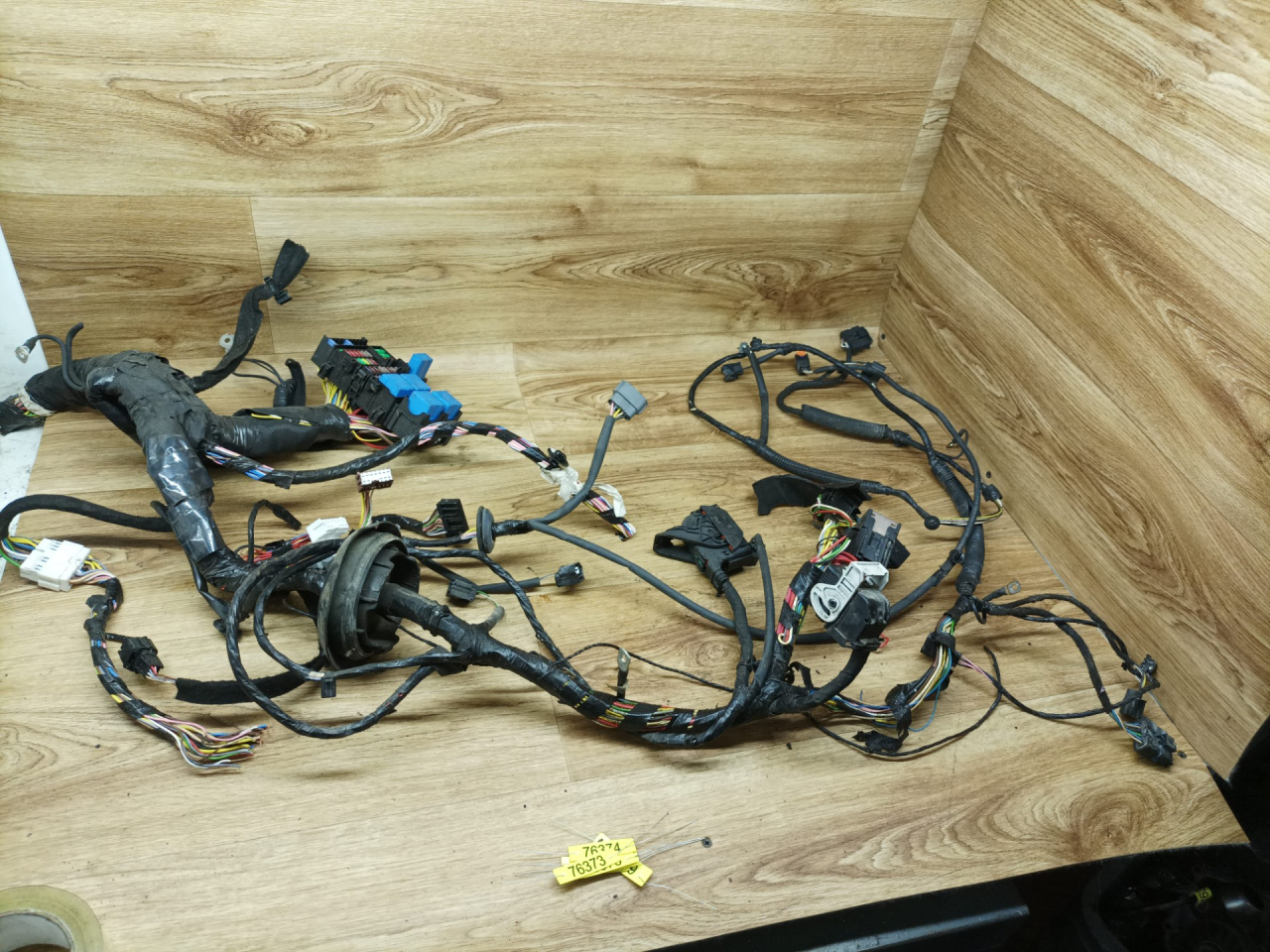 дверная проводка Lada XRAY 1 поколение 2020, 1.8 л., бензин, МКПП, хетчбэк 5 дв. - фото №1