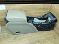 подлокотник Land Rover Range Rover Evoque L538 2012, 2.2 л., 224DT, дизель, МКПП, внедорожник 5 дв. - фото №2