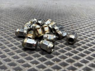 гайка колесная Hyundai Accent 2 поколение (LC) LC2 2009, 1.5 л., G4EC-G, бензин, МКПП, h01 - бежевый, седан, передний привод, 52950-24000