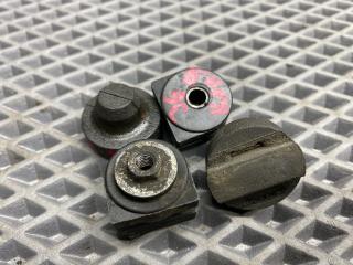 кронштейн радиатора Toyota Cami 1 поколение J122E 2001, 1.3 л., K3-VE, бензин, АКПП, 6a5 - черный, внедорожник 5 дв., задний привод, правый руль, 8846387401