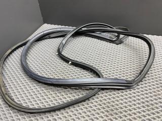 уплотнитель двери Toyota Camry XV30 [рестайлинг] ACV30L 2005, 2.4 л., 2AZ-FE, бензин, МКПП, 4q2 (бежевый), седан, передний привод, 6787133060, 67871-AA020