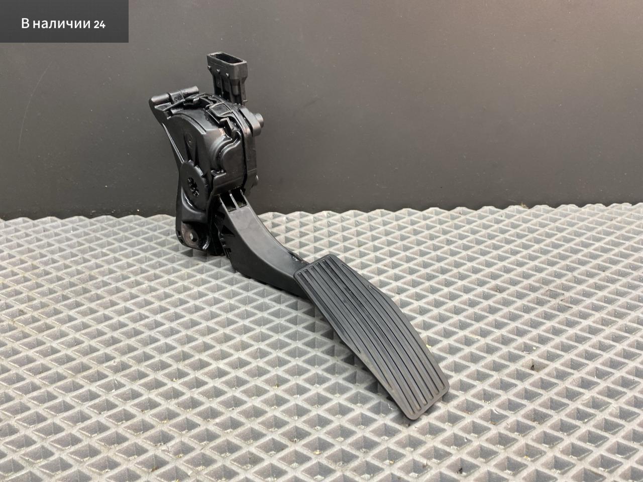 педаль Chevrolet Cruze 1 поколение J305 2012, 1.8 л., Z 18 XER, бензин, МКПП, белый, хетчбэк 5 дв., передний привод, 13252702, 6PV009765-07 - фото №1